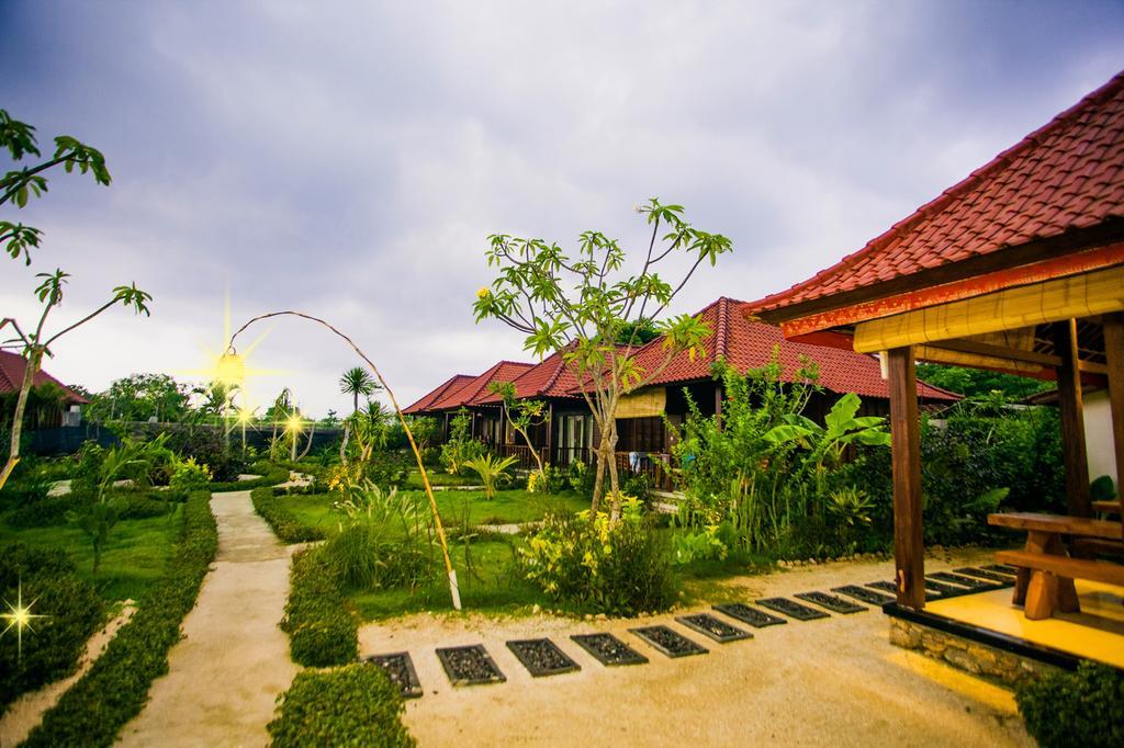 Dini D'Nusa Lembongan Buitenkant foto